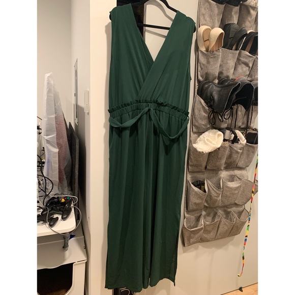 Monteau LA Womens 2X V-Neck Split Leg Hunter Green Tank Sleeve Belted Jumpsuit - Picture 10 of 10